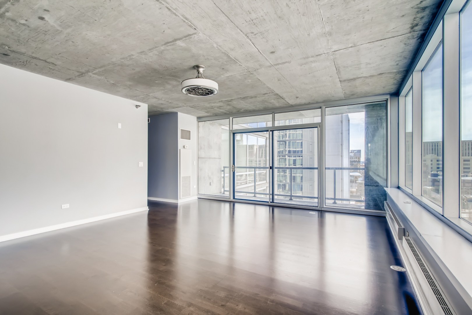 611 South Wells Street, Unit 1003 Chicago, IL 60607 - Photo 7 of 35