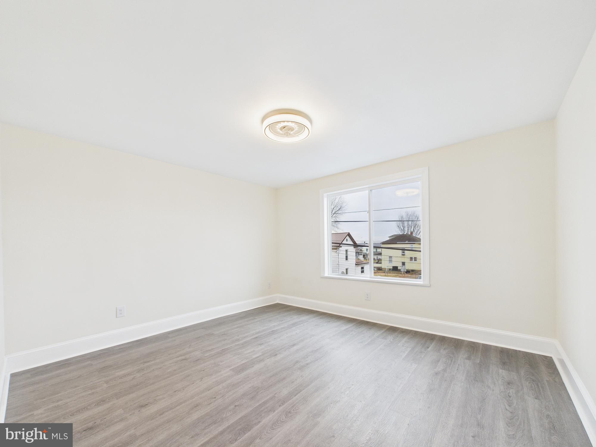 820 East Oldtown Road Cumberland, MD 21502 - Photo 19 of 40 an empty room with a window