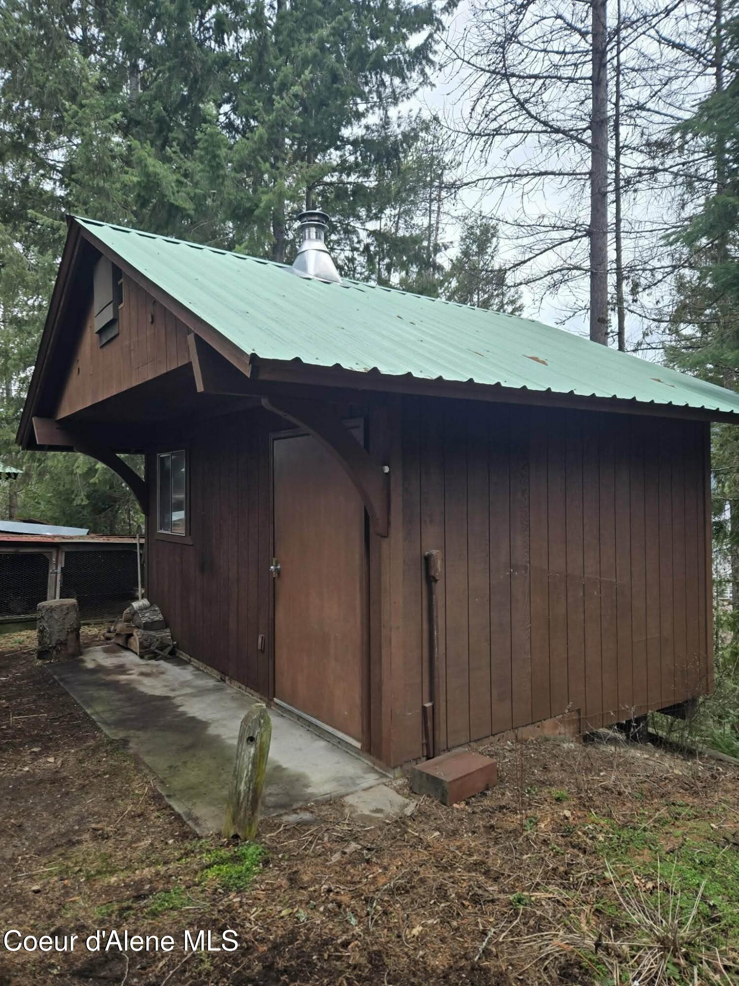 476 Clinton Avenue Coolin, ID 83821 - Photo 13 of 35 Shop