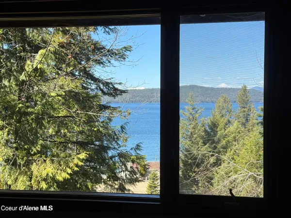 $825,000 | 476 Clinton Avenue, Coolin, ID 83821