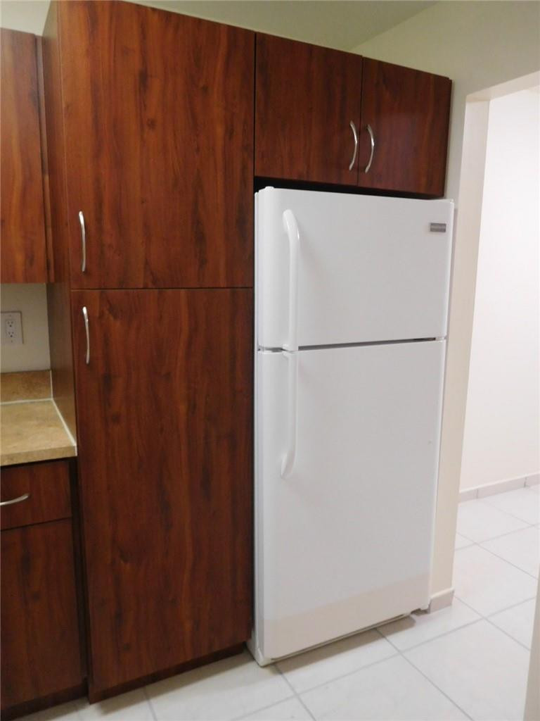 1425 Arthur Street, Unit 414B Hollywood, FL 33020 - Photo 24 of 50 Large Pantry