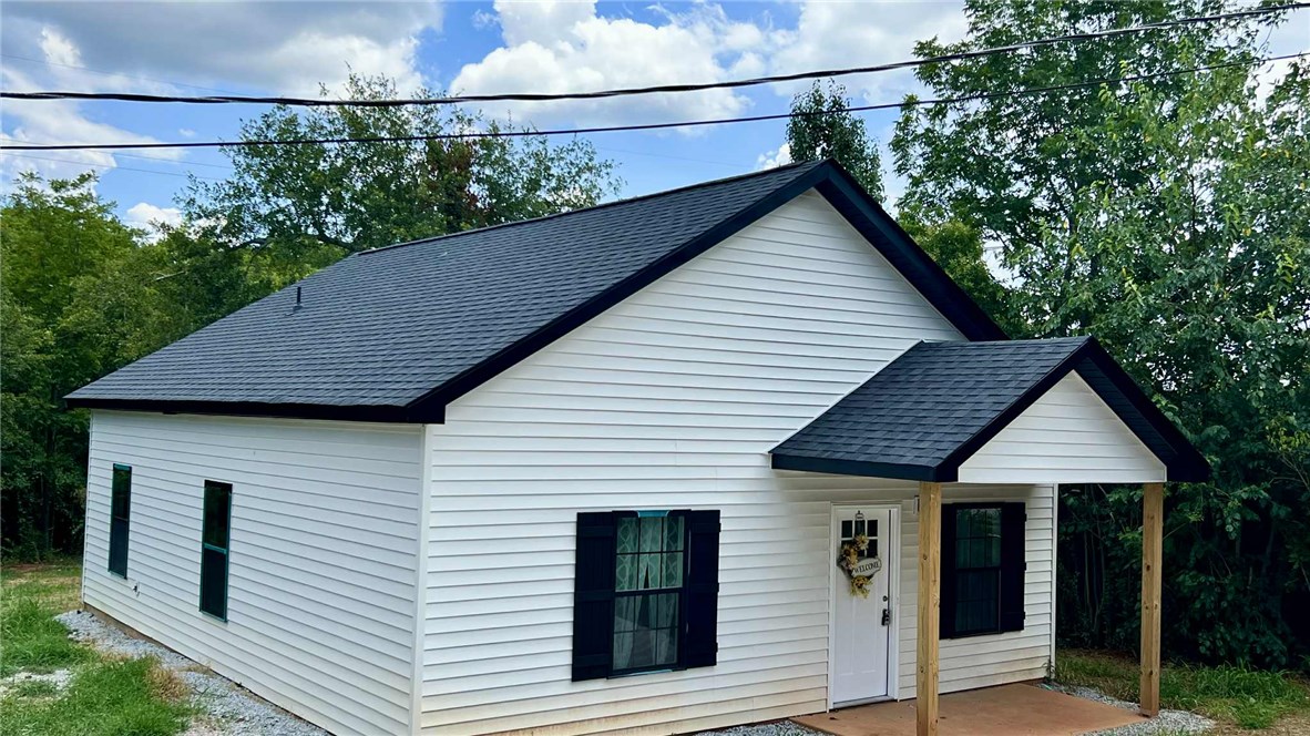 307 Hunter Street Seneca, SC 29678 - Photo 1 of 20