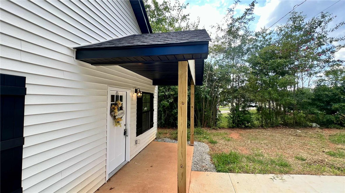 307 Hunter Street Seneca, SC 29678 - Photo 3 of 20