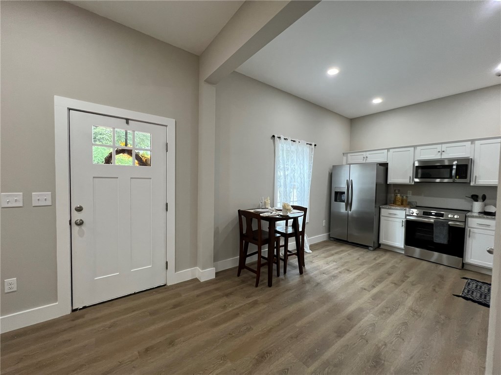 307 Hunter Street Seneca, SC 29678 - Photo 4 of 20