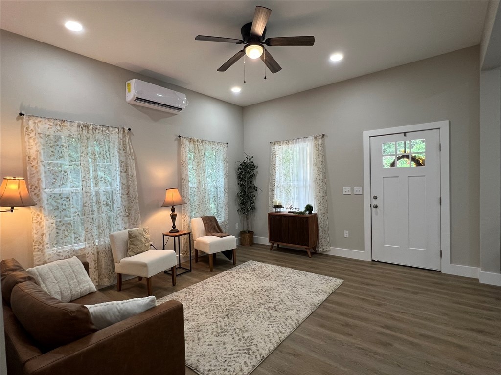 307 Hunter Street Seneca, SC 29678 - Photo 7 of 20