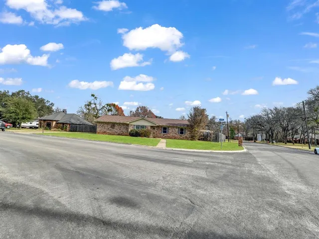 $309,000 | 325 Huggins Drive, Springtown, TX 76082