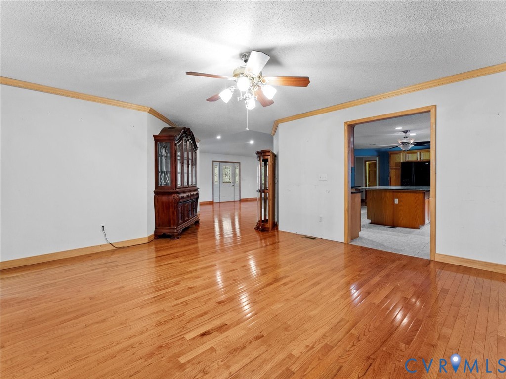 9402 Dry Creek Road Chesterfield, VA 23832 - Photo 9 of 46