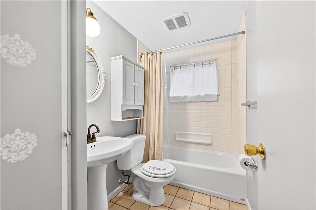 436 Spring Valley Road West Mifflin, PA 15122 - Photo 17 of 39 Gallery Image 17