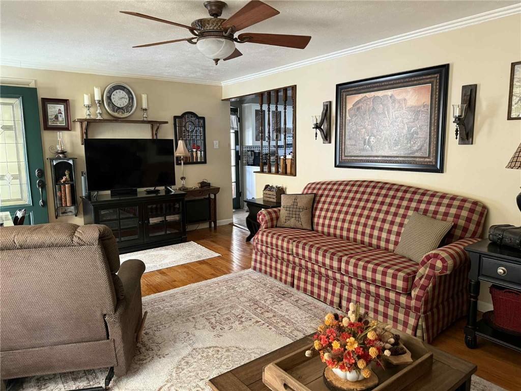 436 Spring Valley Road West Mifflin, PA 15122 - Photo 7 of 45