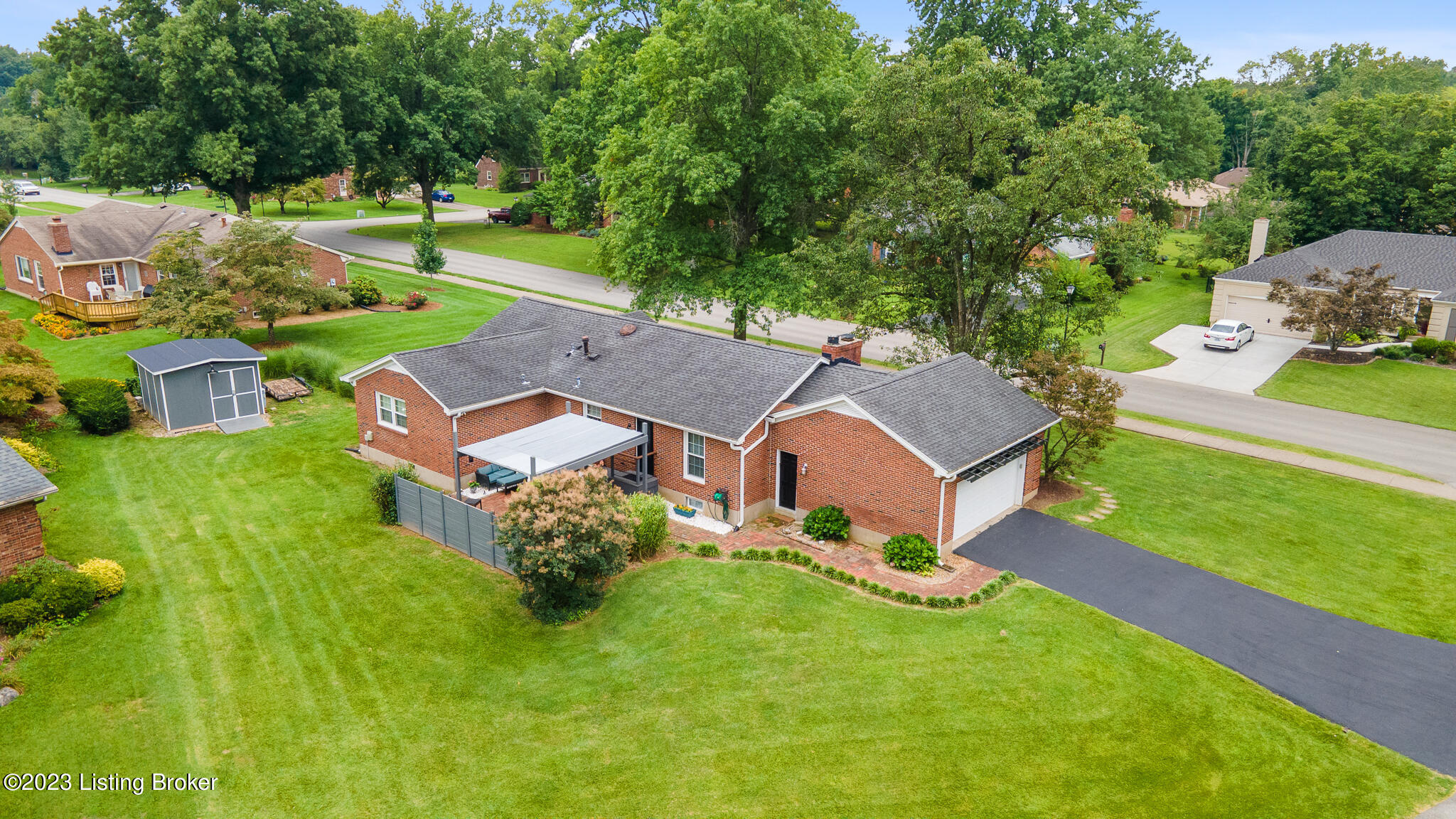 11211 Finchley Road Louisville, KY 40243 - Photo 34 of 40 35
