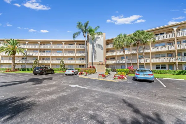 $100,000 | 2303 Lucaya Lane, Unit F3, Coconut Creek, FL 33066
