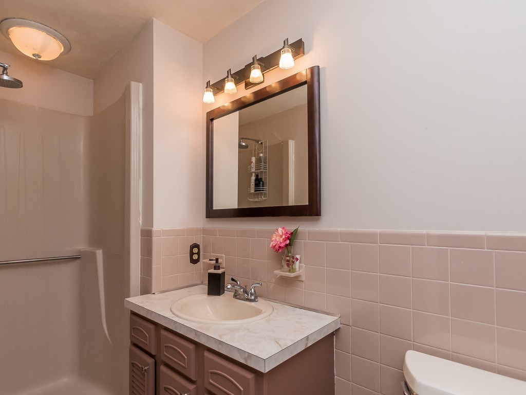 25 Pinewood Road Wellesley, MA 02482 - Photo 16 of 28
