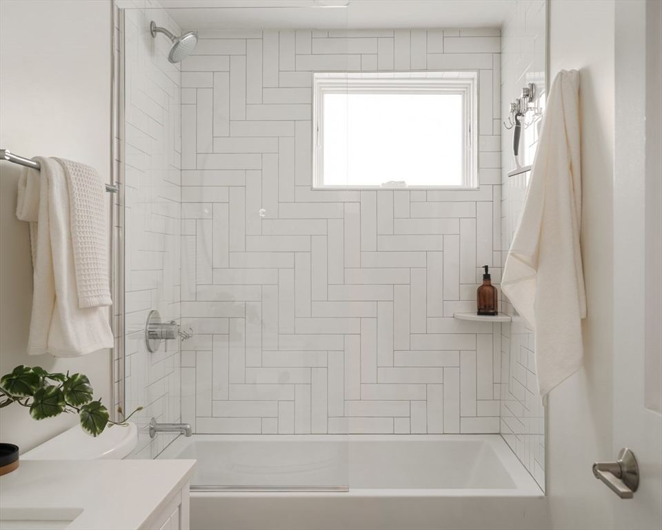 36 Hall Street, Unit 2 Boston, MA 02130 - Photo 12 of 27