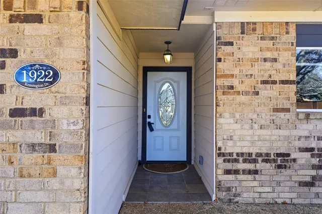 $3,200 | 1922 Kensington Drive, Carrollton, TX 75007