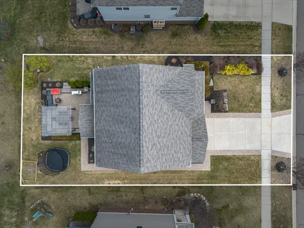 $635,000 | 57662 Village Drive, New Hudson, MI 48165