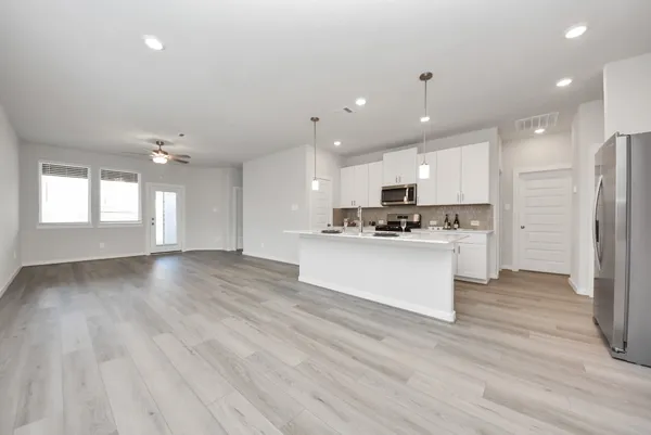 $2,000 | 16981 Juniper Blossom Bend, Conroe, TX 77302