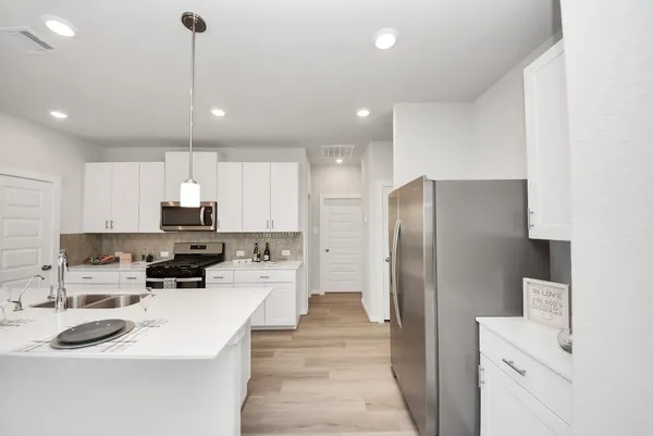 $2,000 | 16981 Juniper Blossom Bend, Conroe, TX 77302