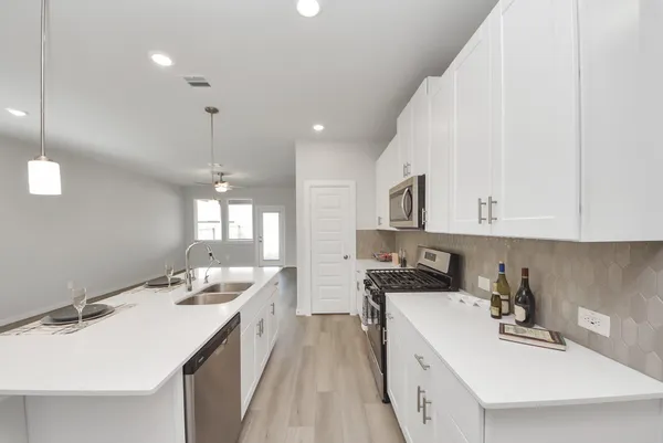 $2,000 | 16981 Juniper Blossom Bend, Conroe, TX 77302