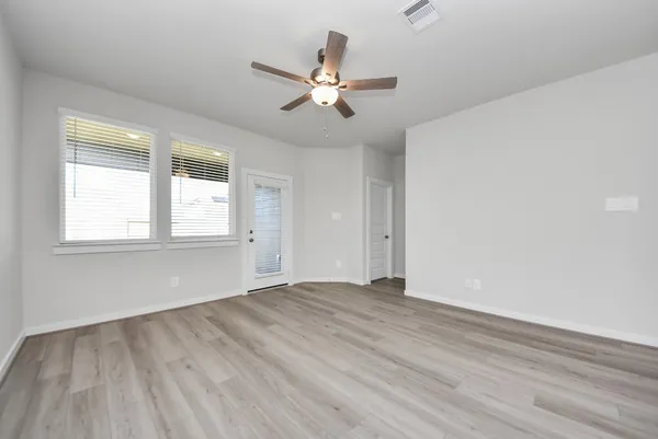 $2,000 | 16981 Juniper Blossom Bend, Conroe, TX 77302