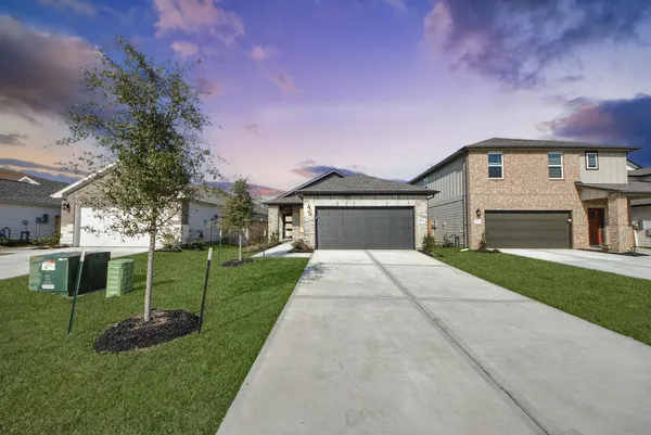 $2,000 | 16981 Juniper Blossom Bend, Conroe, TX 77302