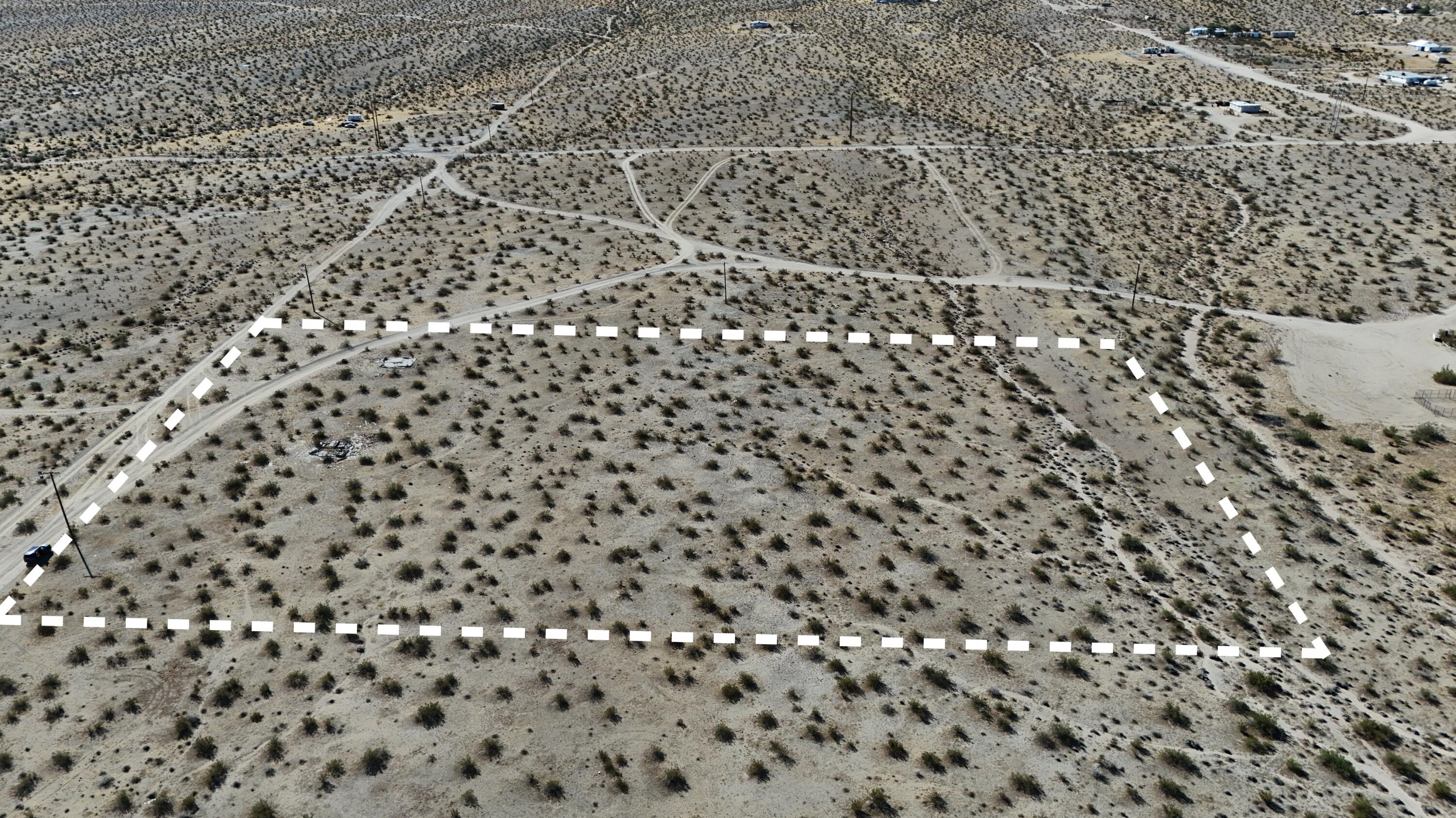 South Primavera Street Ridgecrest, CA 93555 - Photo 9 of 22 4 b Looking South