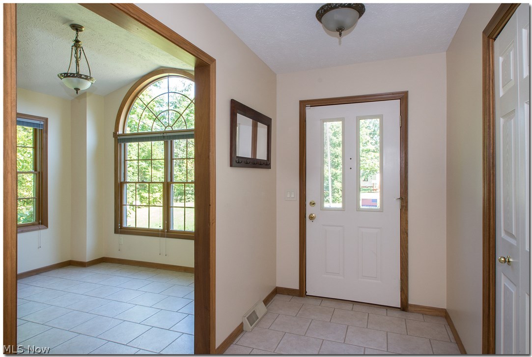 607 Grayton Road Berea, OH 44017 - Photo 2 of 25 Gallery Image 2