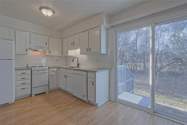 $1,295 | 3004 Whisper Oaks Lane, Unit D, Georgetown, TX 78628