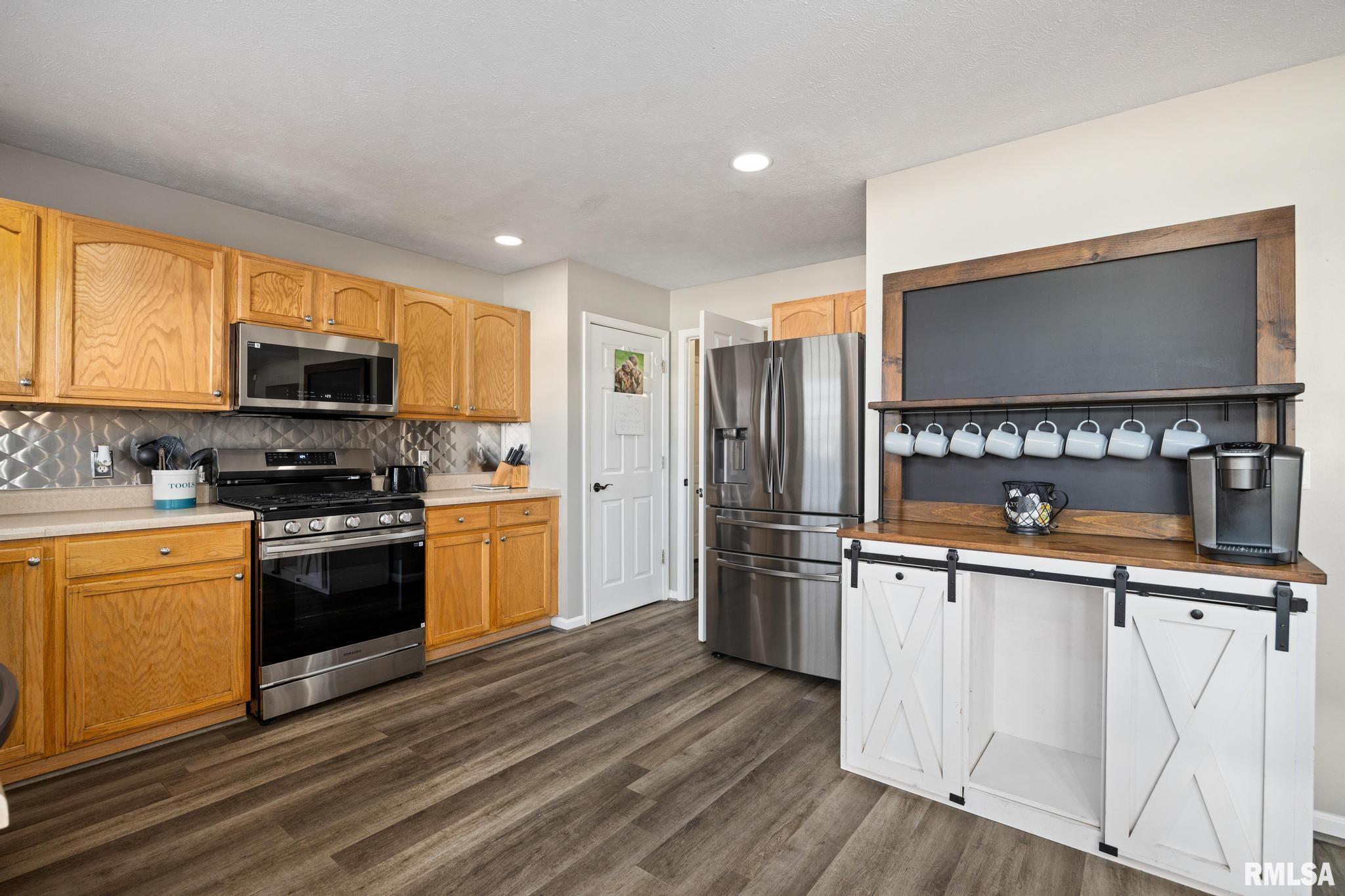 2331 West Molly Lane Dunlap, IL 61525 - Photo 11 of 34