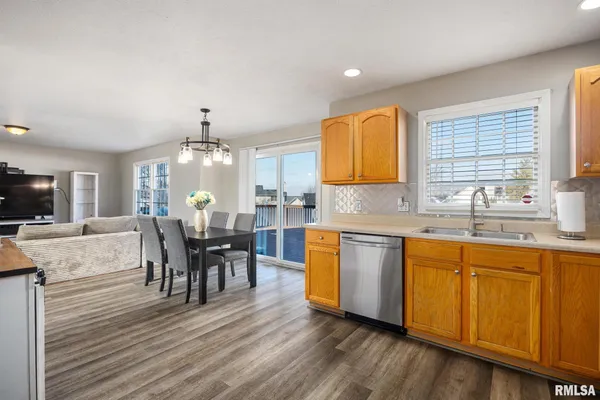$380,000 | 2331 West Molly Lane, Dunlap, IL 61525