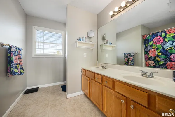 $380,000 | 2331 West Molly Lane, Dunlap, IL 61525