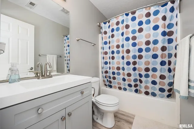 $380,000 | 2331 West Molly Lane, Dunlap, IL 61525