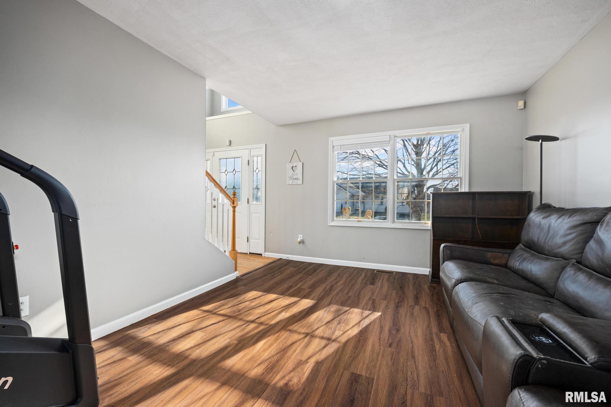 2331 West Molly Lane Dunlap, IL 61525 - Photo 5 of 34