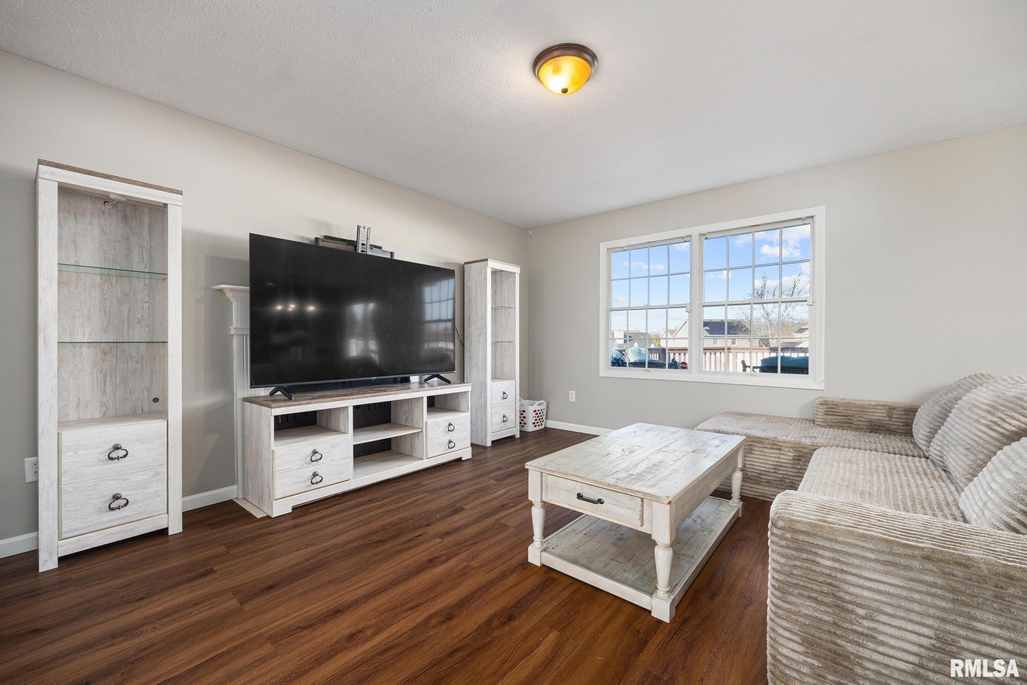 2331 West Molly Lane Dunlap, IL 61525 - Photo 6 of 34