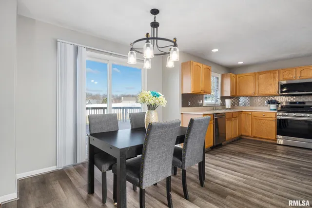 $380,000 | 2331 West Molly Lane, Dunlap, IL 61525