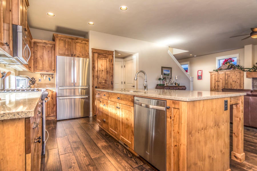 61057 Manhae Loop Bend, OR 97702 - Photo 8 of 24 10