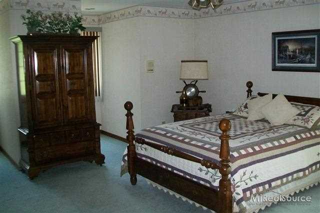 41280 Utica Road Sterling Heights, MI 48313 - Photo 24 of 29 UPPER BED ROOM
