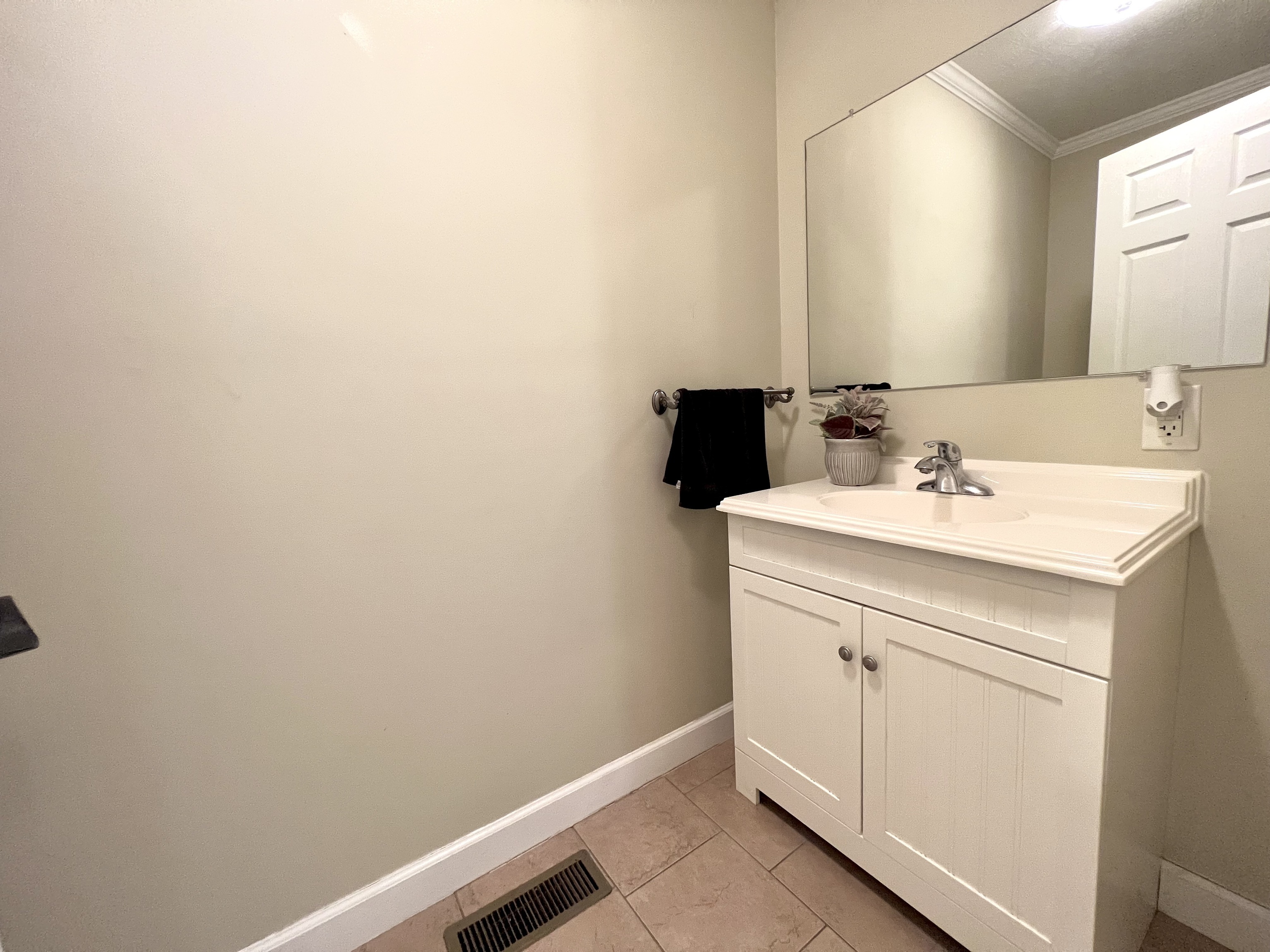 3215 North Marr Road Columbus, IN 47203 - Photo 13 of 29 Gallery Image 13