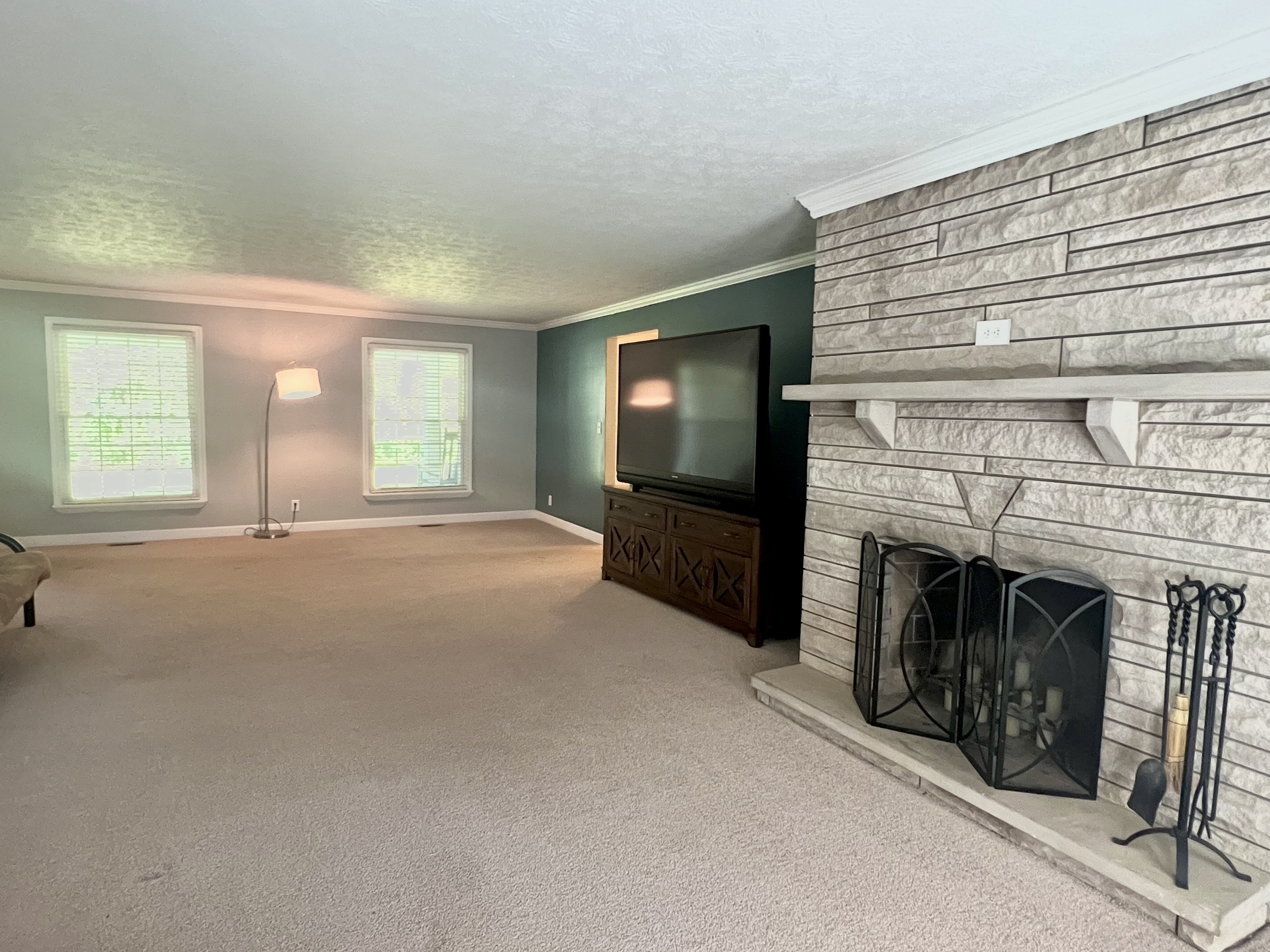 3215 North Marr Road Columbus, IN 47203 - Photo 7 of 29 Gallery Image 7