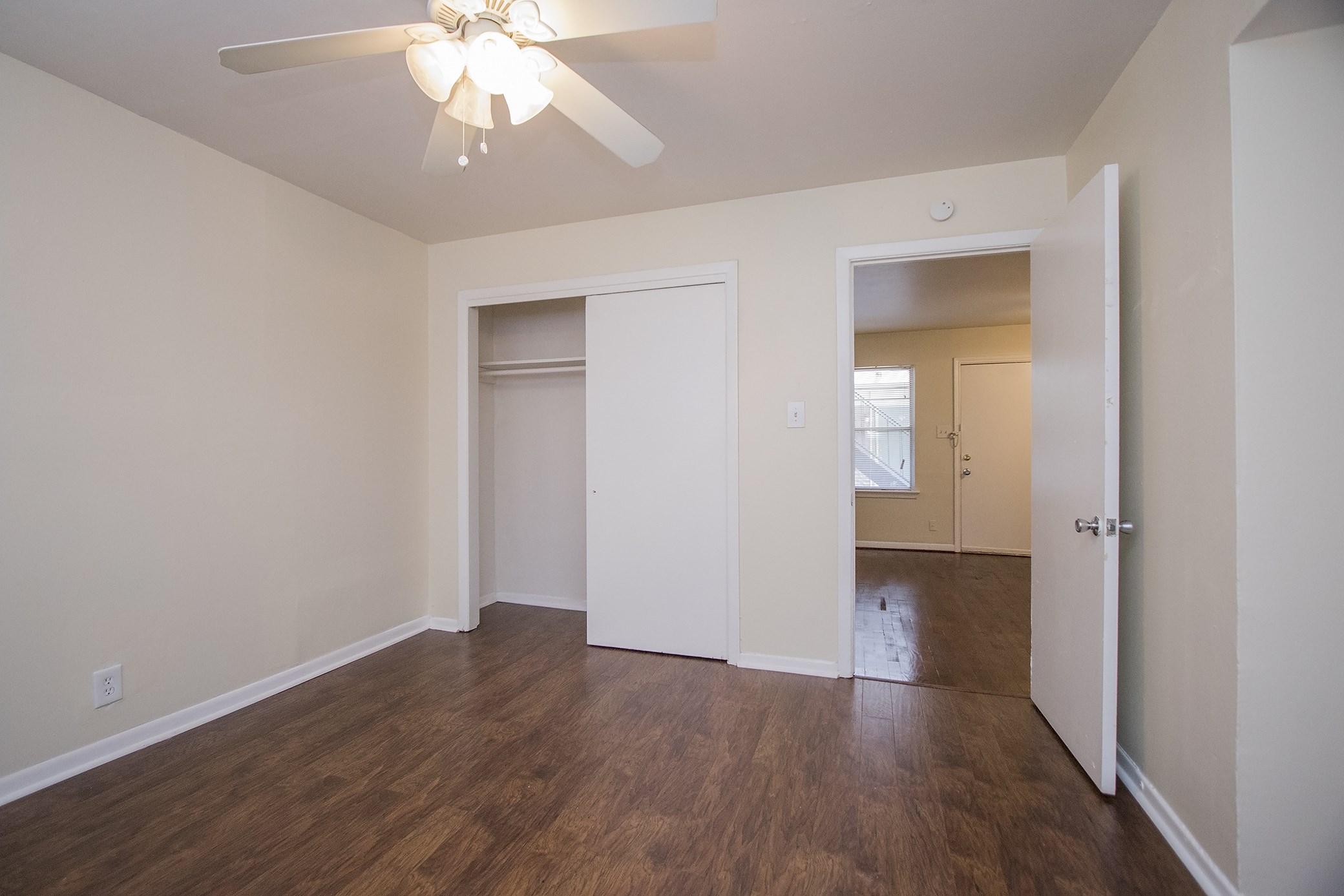 8803 Timberside Drive, Unit 6 Houston, TX 77025 - Photo 6 of 12