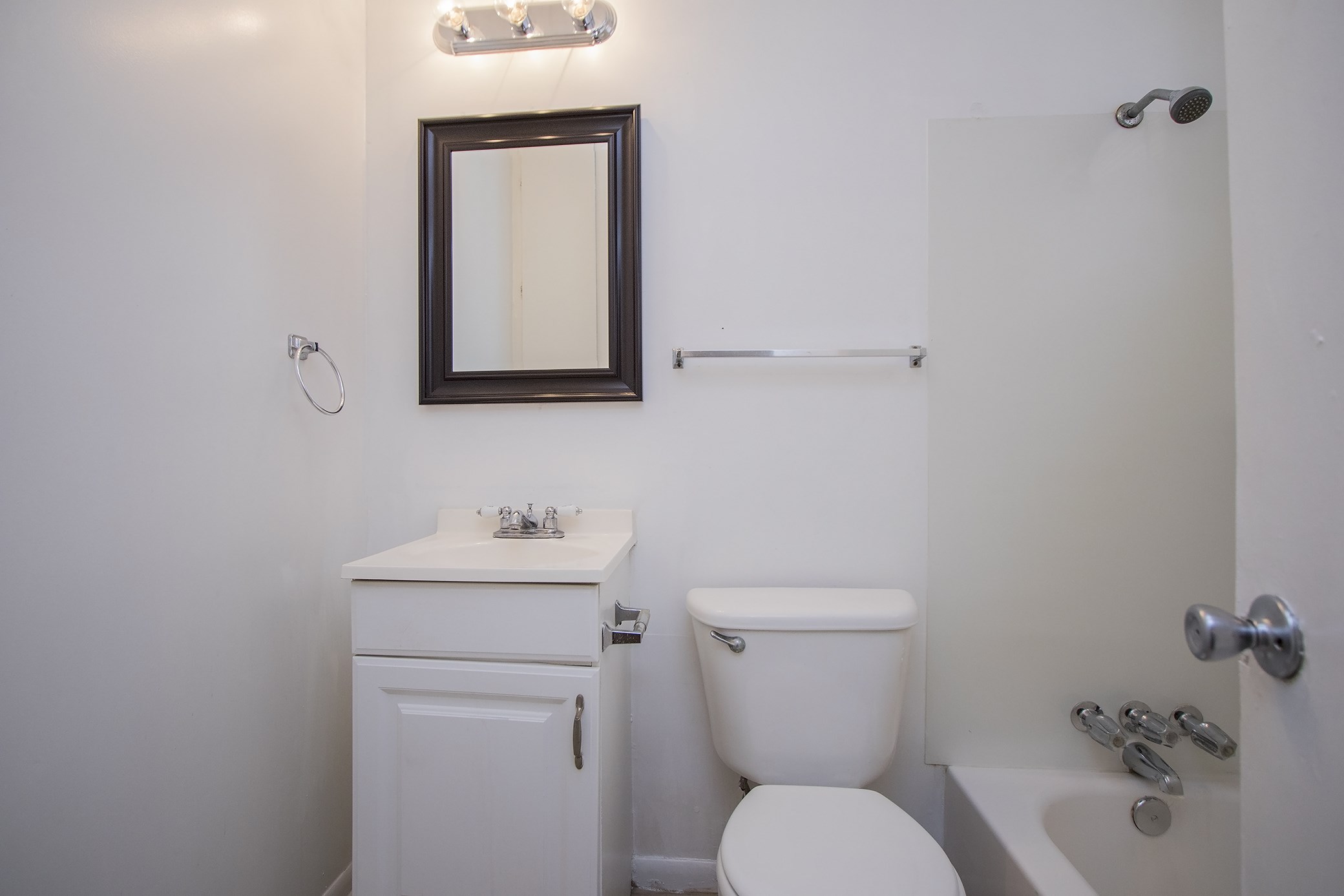 8803 Timberside Drive, Unit 6 Houston, TX 77025 - Photo 9 of 12