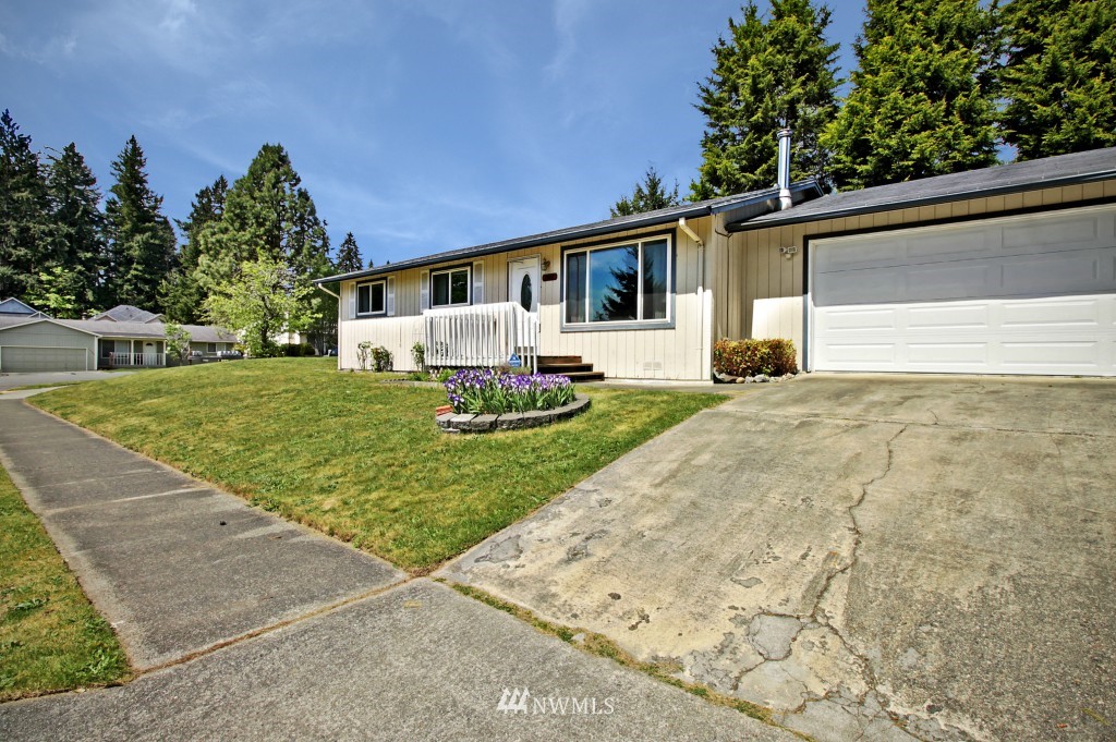3902 Northeast 17th Street Renton, WA 98056 - Photo 14 of 14