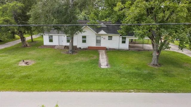 a view of a tennis court