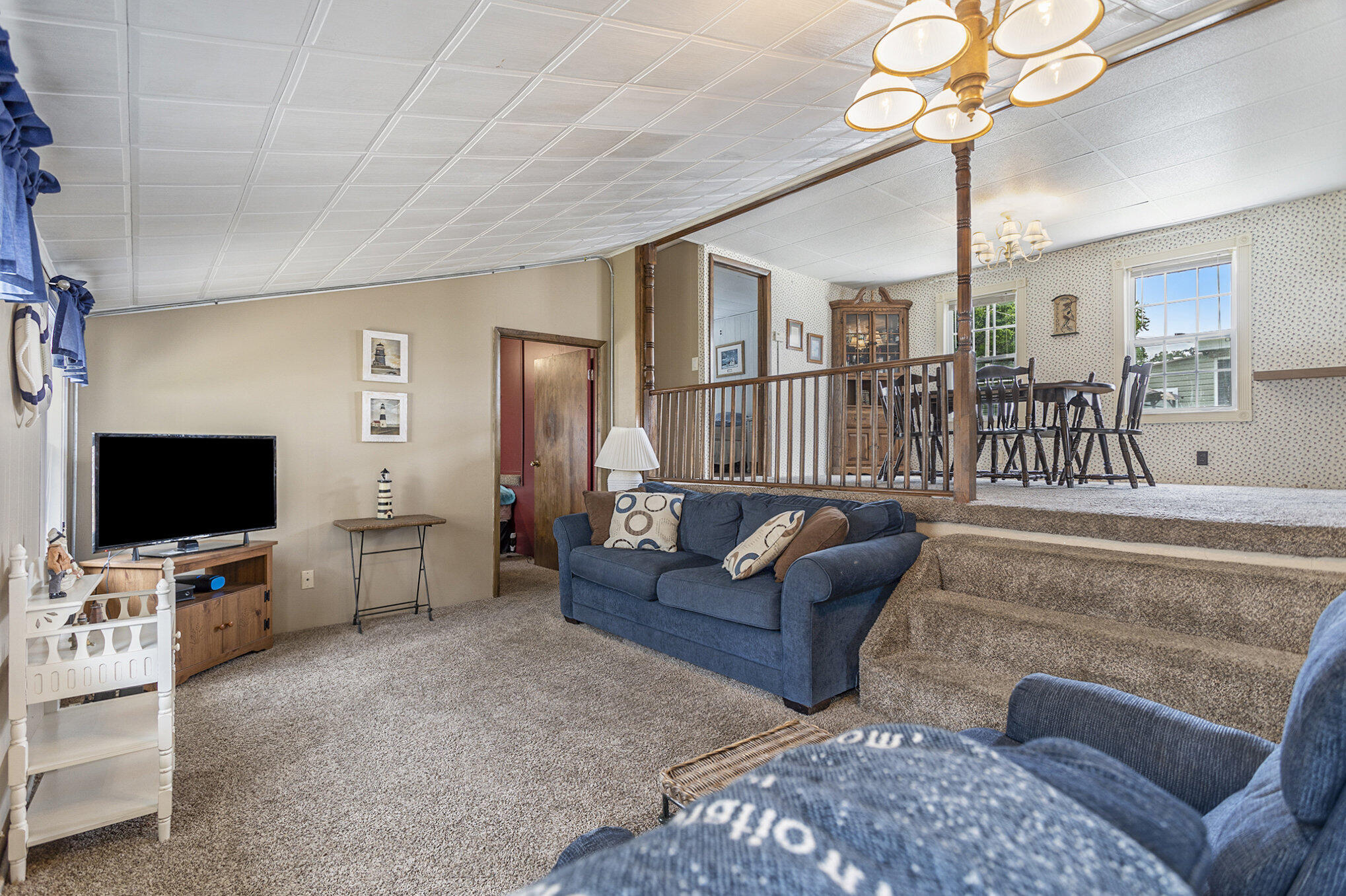 486 Maple Lane Coldwater, MI 49036 - Photo 3 of 29 010_486_maple_ln_coldwater_mi_49036-6