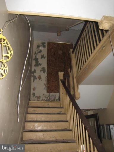 2606 Talbot Road Baltimore, MD 21216 - Photo 6 of 10 Hallway