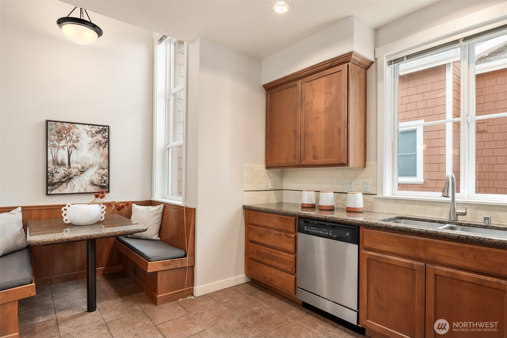 209 18th Avenue East, Unit B Seattle, WA 98112 - Photo 20 of 40