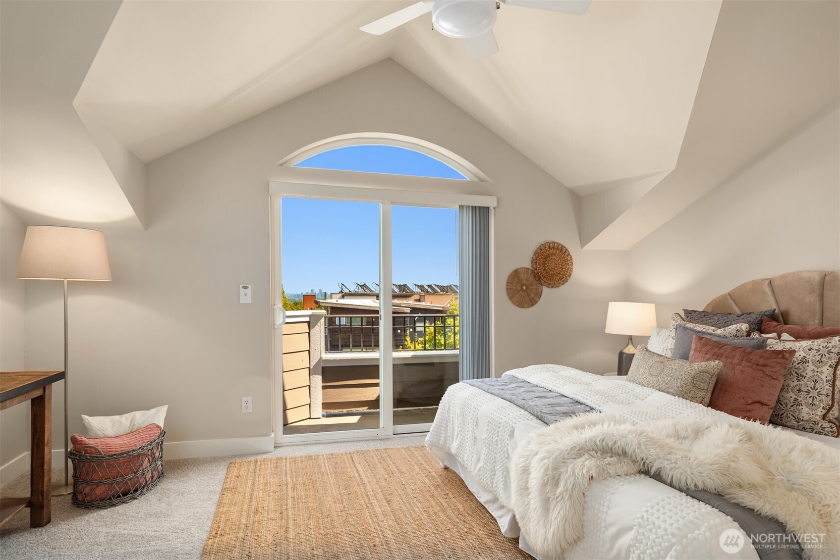 209 18th Avenue East, Unit B Seattle, WA 98112 - Photo 23 of 40