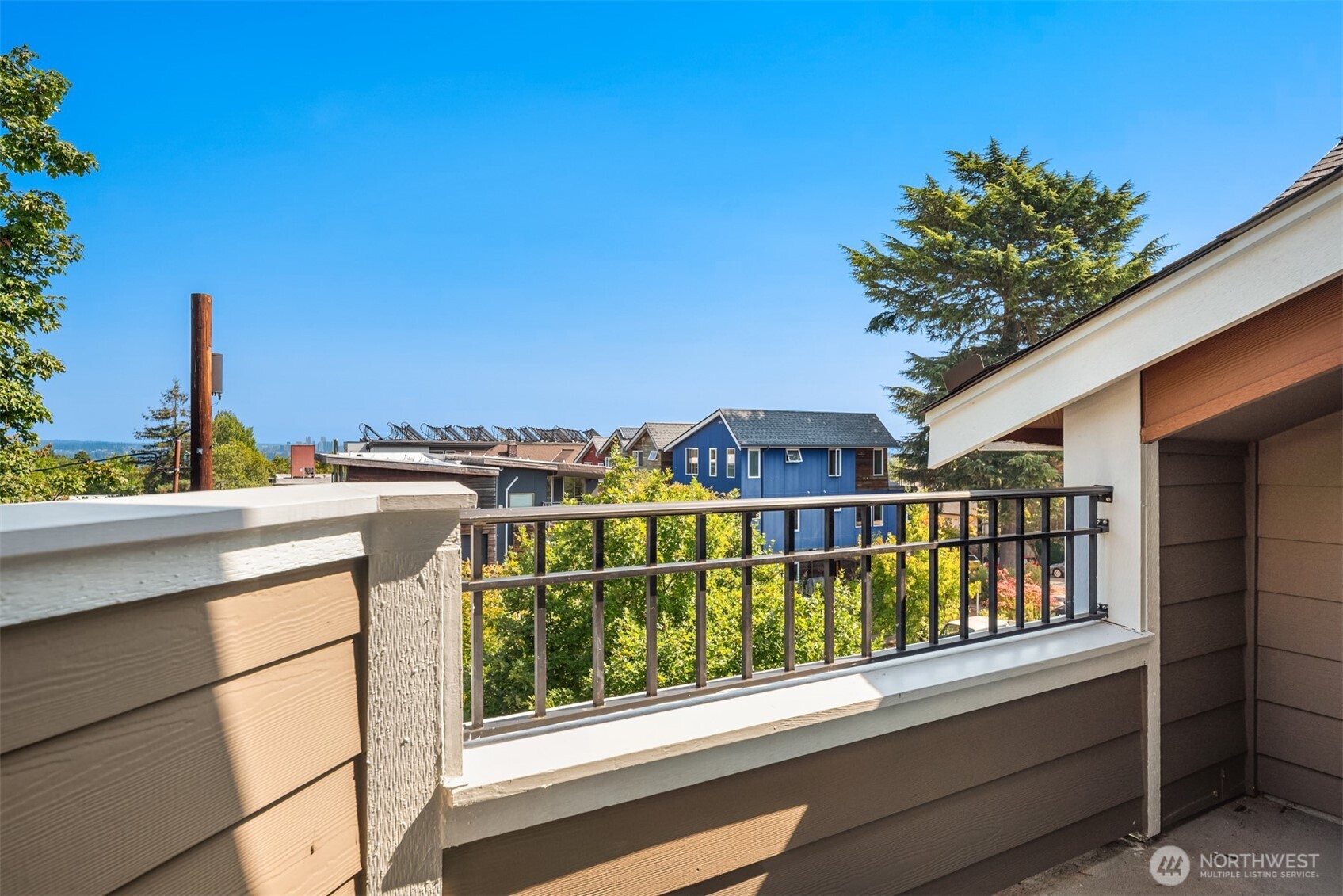 209 18th Avenue East, Unit B Seattle, WA 98112 - Photo 24 of 40