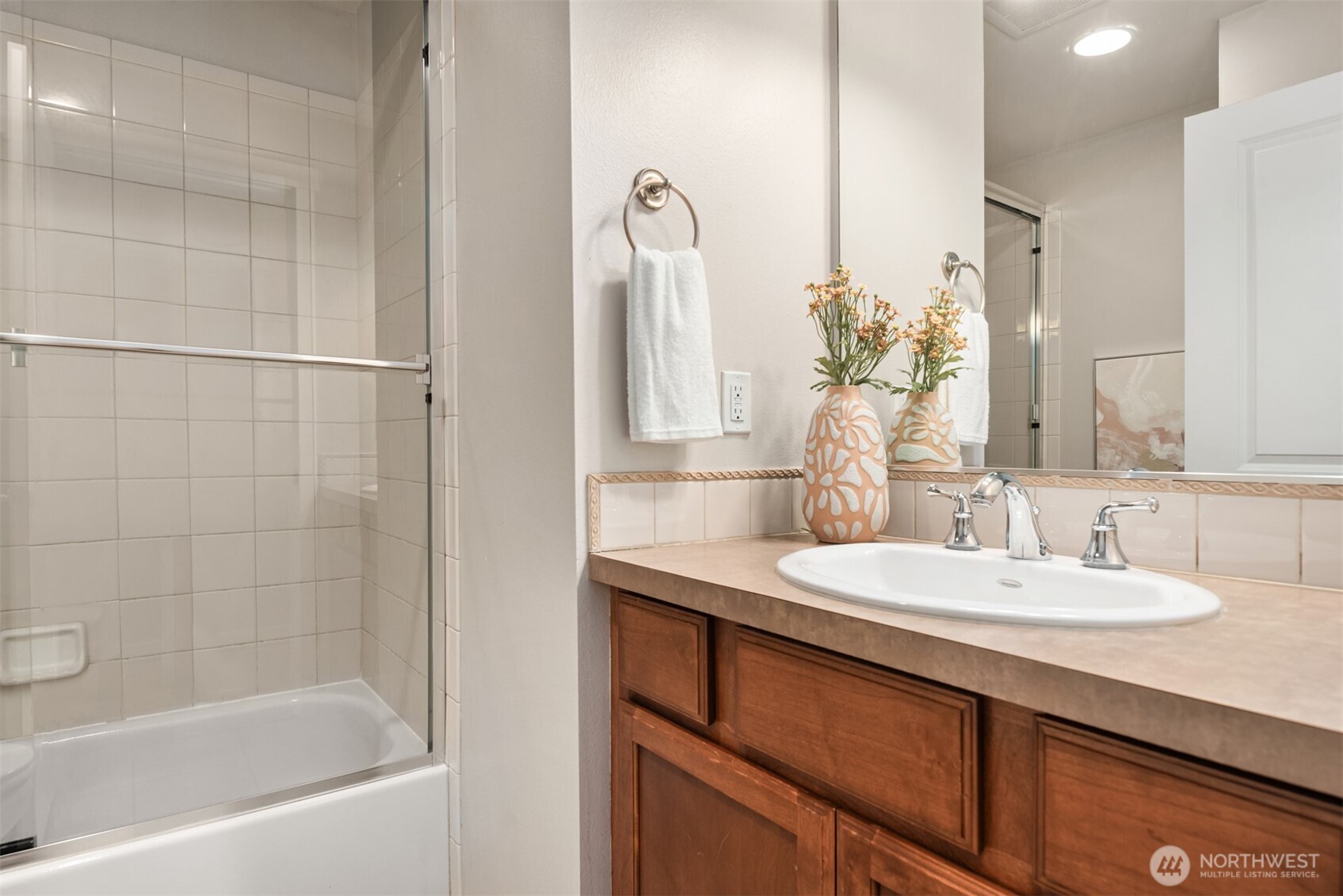 209 18th Avenue East, Unit B Seattle, WA 98112 - Photo 30 of 40