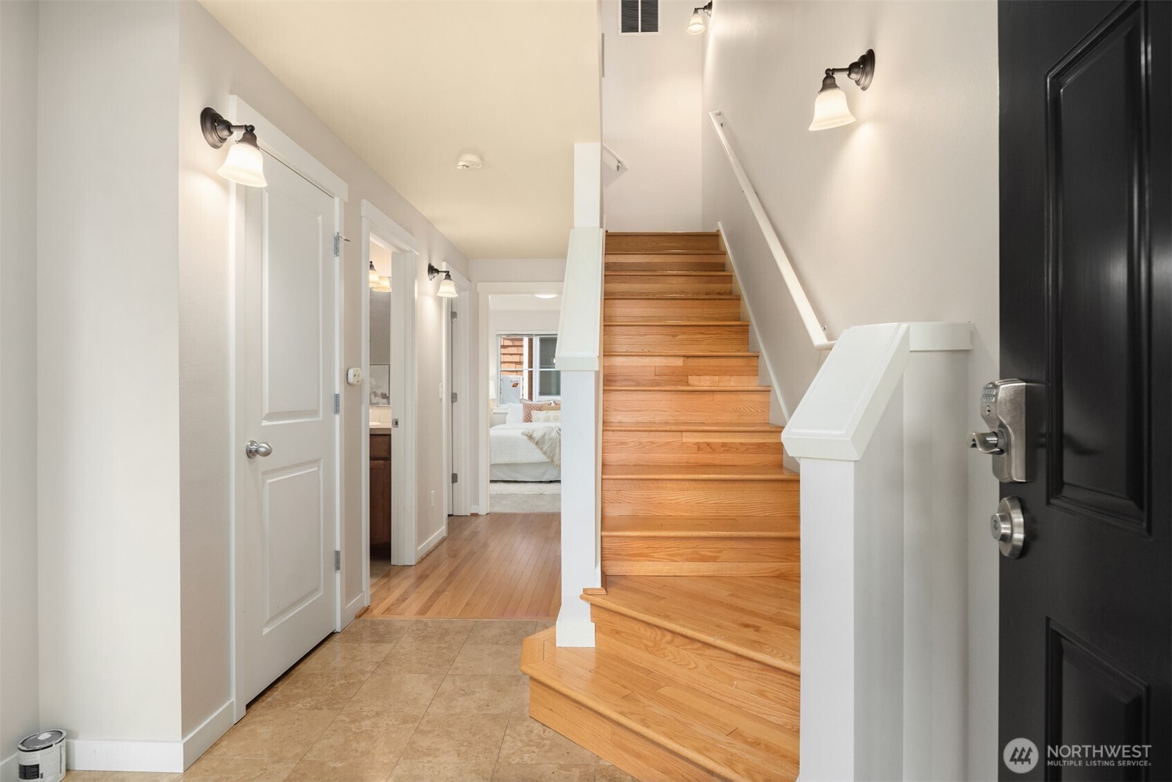 209 18th Avenue East, Unit B Seattle, WA 98112 - Photo 33 of 40