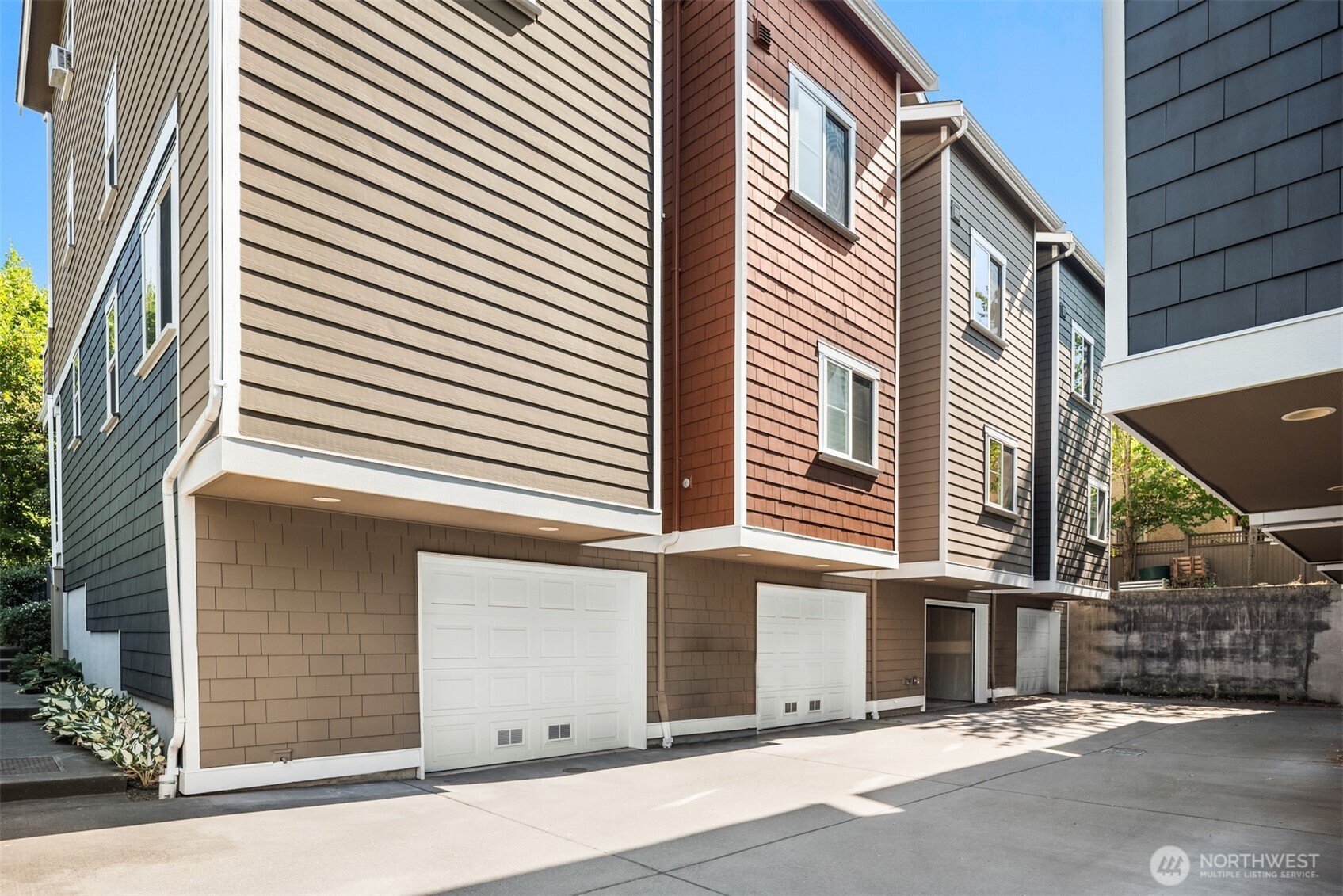 209 18th Avenue East, Unit B Seattle, WA 98112 - Photo 34 of 40